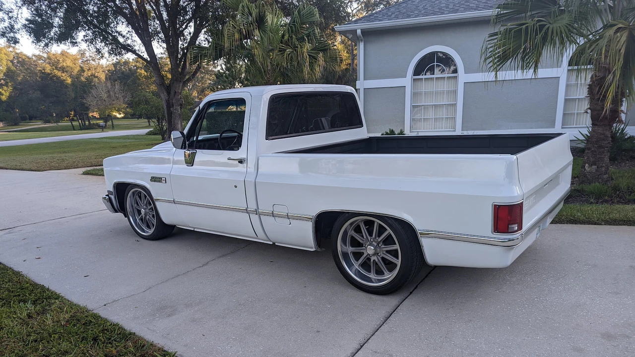 1984 GMC C/K 3rd Gen - Image 3 of 5