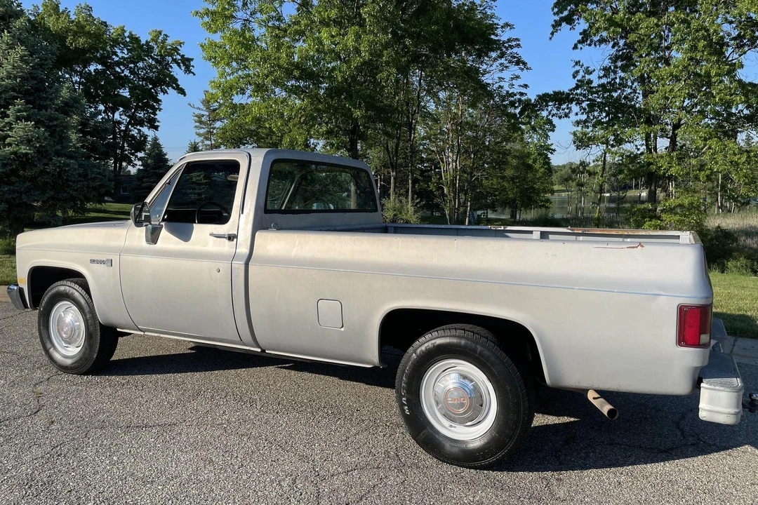 1984 GMC C/K 3rd Gen - Image 10 of 31