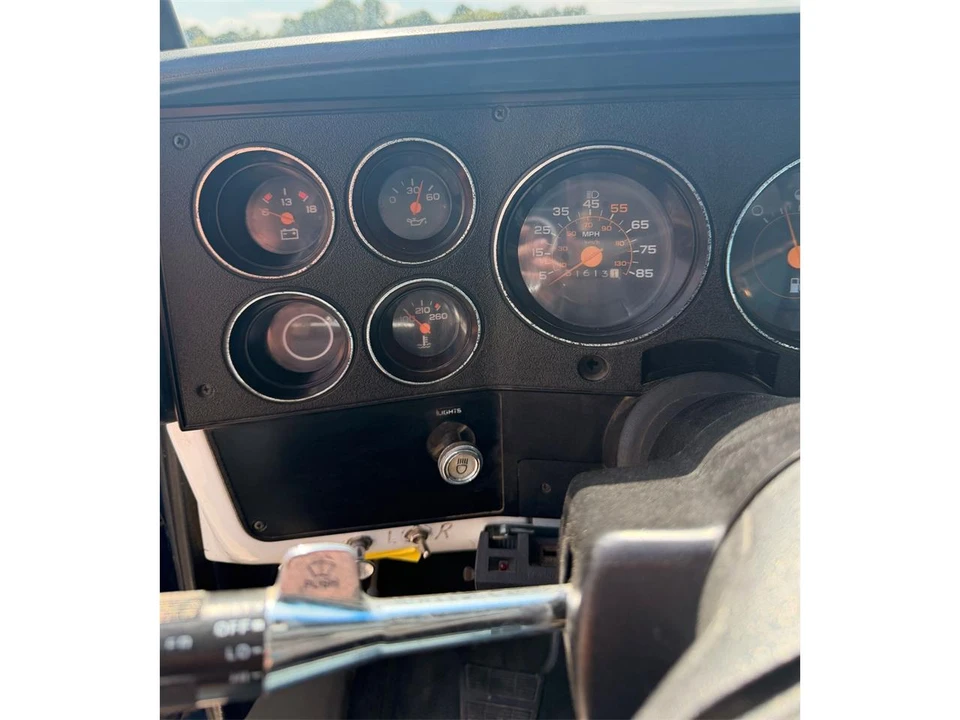 1984 GMC Sierra - Image 19 of 31