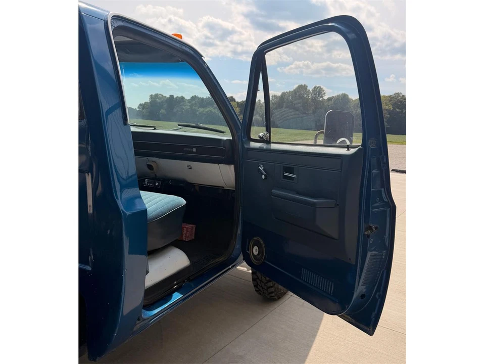 1984 GMC Sierra - Image 25 of 31