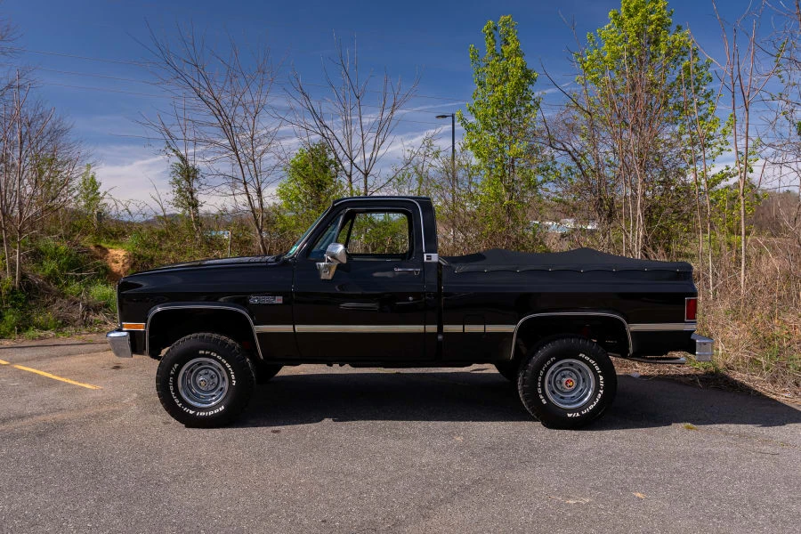 1984 GMC C/K 3rd Gen - Image 17 of 30