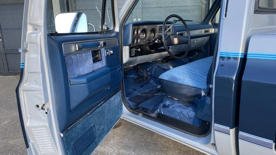 1984 GMC C/K 3rd Gen - Image 3 of 10