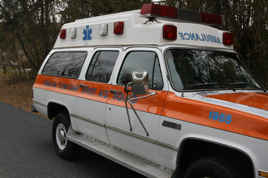 1984 GMC Suburban 7th Gen - Image 17 of 31