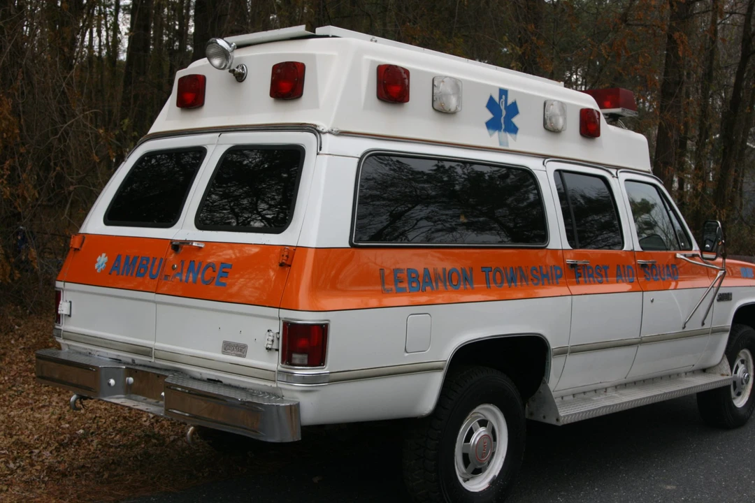 1984 GMC Suburban 7th Gen - Image 18 of 31