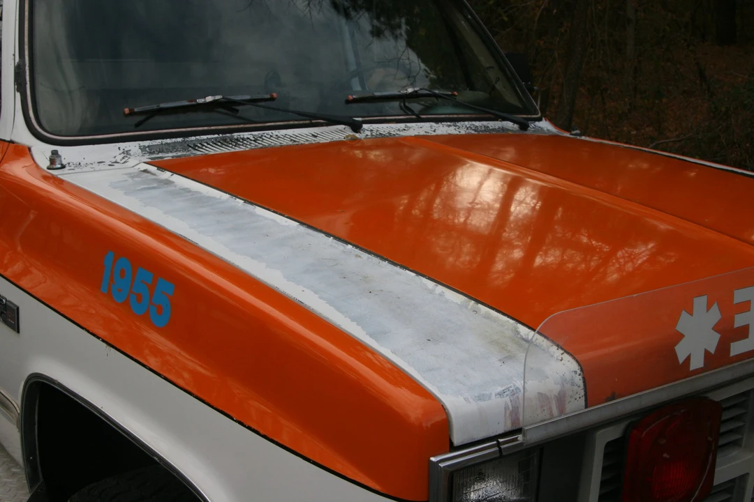 1984 GMC Suburban 7th Gen - Image 25 of 31