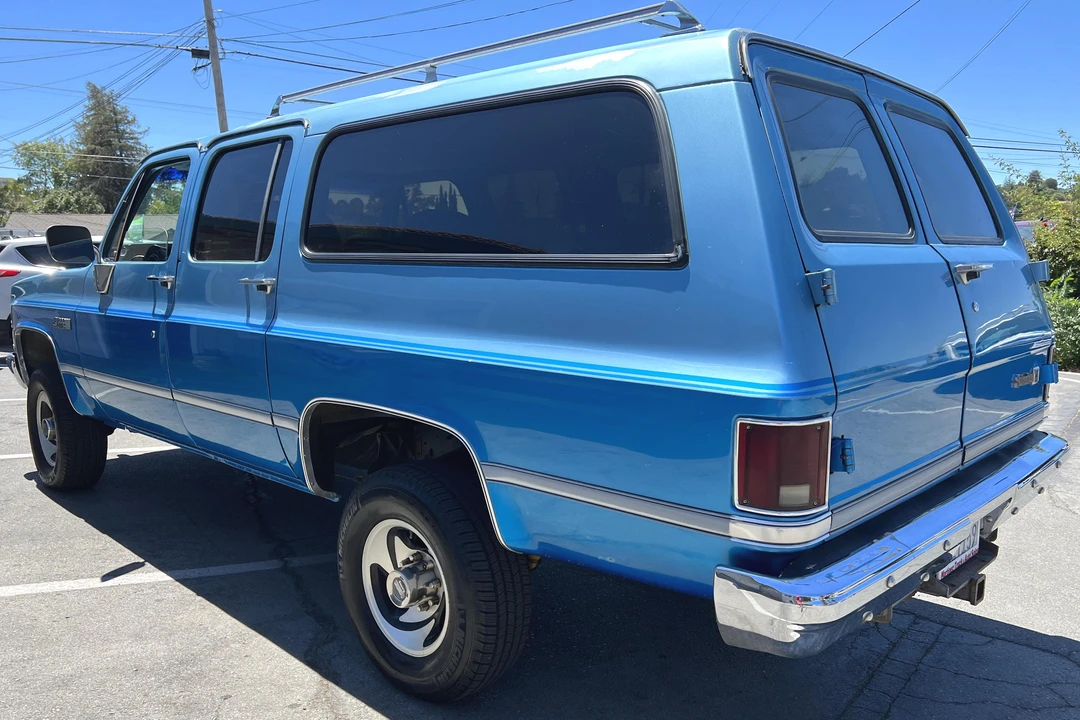 1984 GMC Suburban 7th Gen - Image 4 of 31