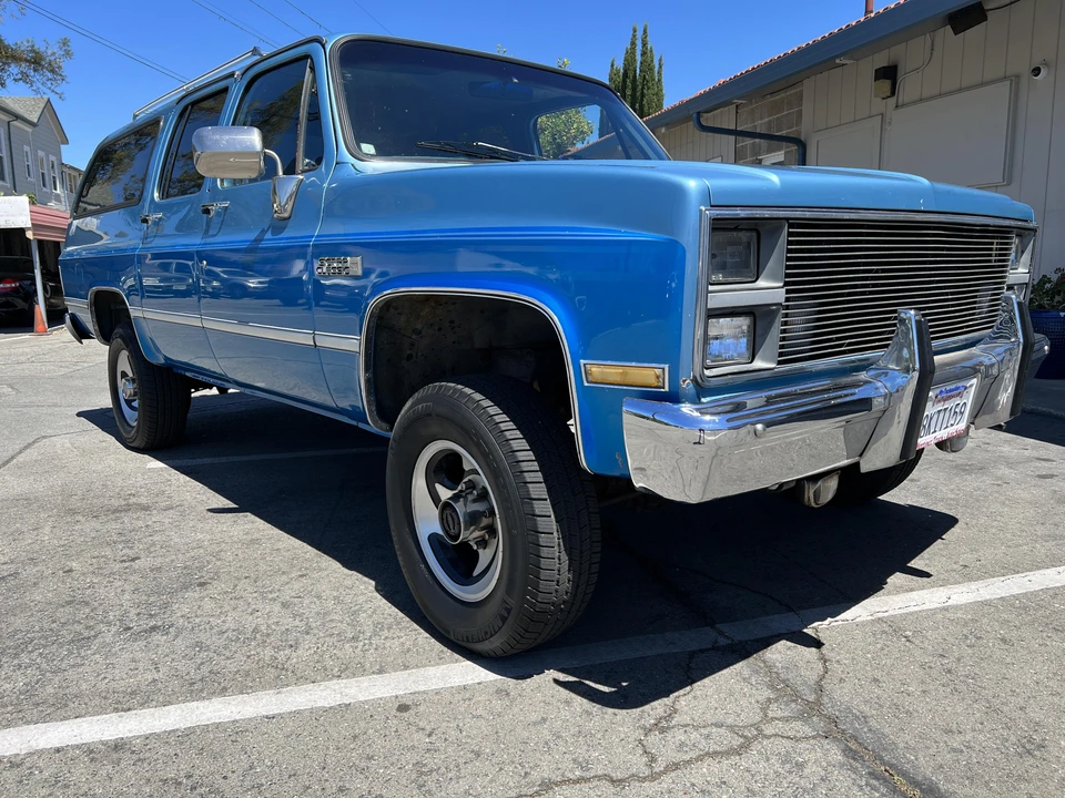 1984 GMC Suburban 7th Gen - Image 15 of 31