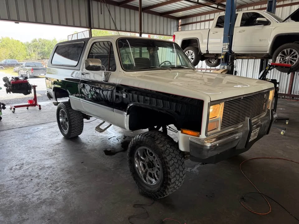1984 GMC Jimmy 2nd Gen - Image 2 of 10