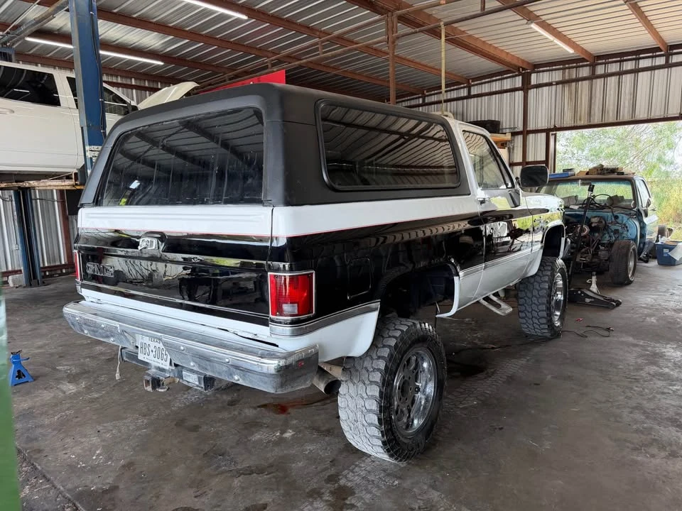 1984 GMC Jimmy 2nd Gen - Image 5 of 10