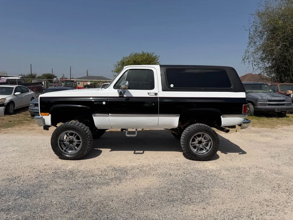 1984 GMC Jimmy 2nd Gen - Image 3 of 11