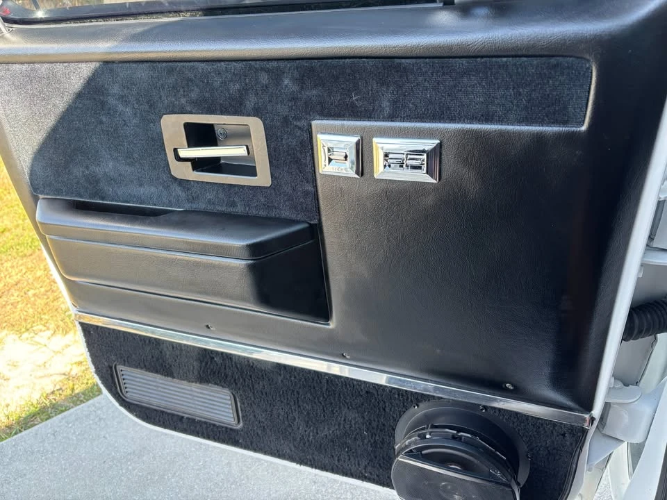 1984 GMC Sierra - Image 13 of 19