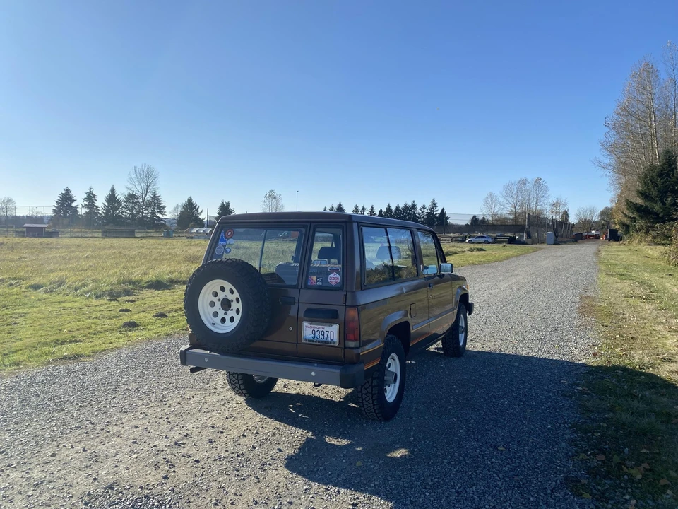 1984 Isuzu Trooper - Image 15 of 31