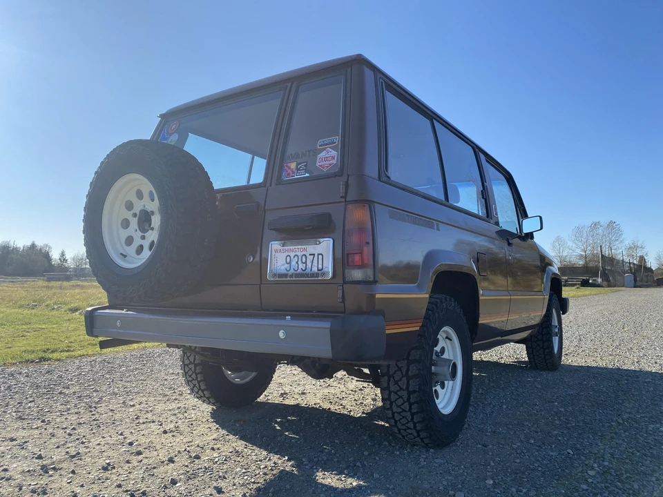 1984 Isuzu Trooper - Image 16 of 31