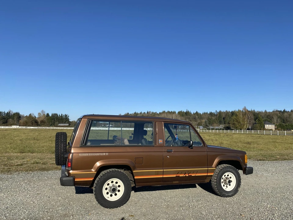 1984 Isuzu Trooper - Image 13 of 31