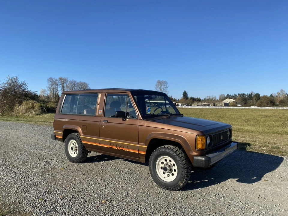 1984 Isuzu Trooper - Image 11 of 31