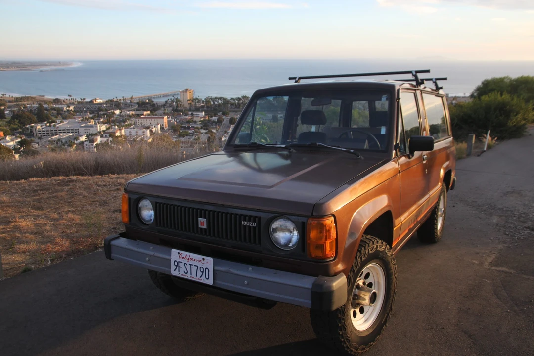 1984 Isuzu Trooper - Image 9 of 31