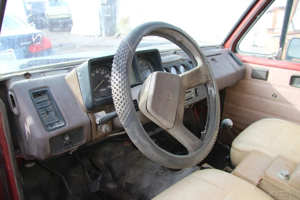 1984 Isuzu Trooper - Image 13 of 21
