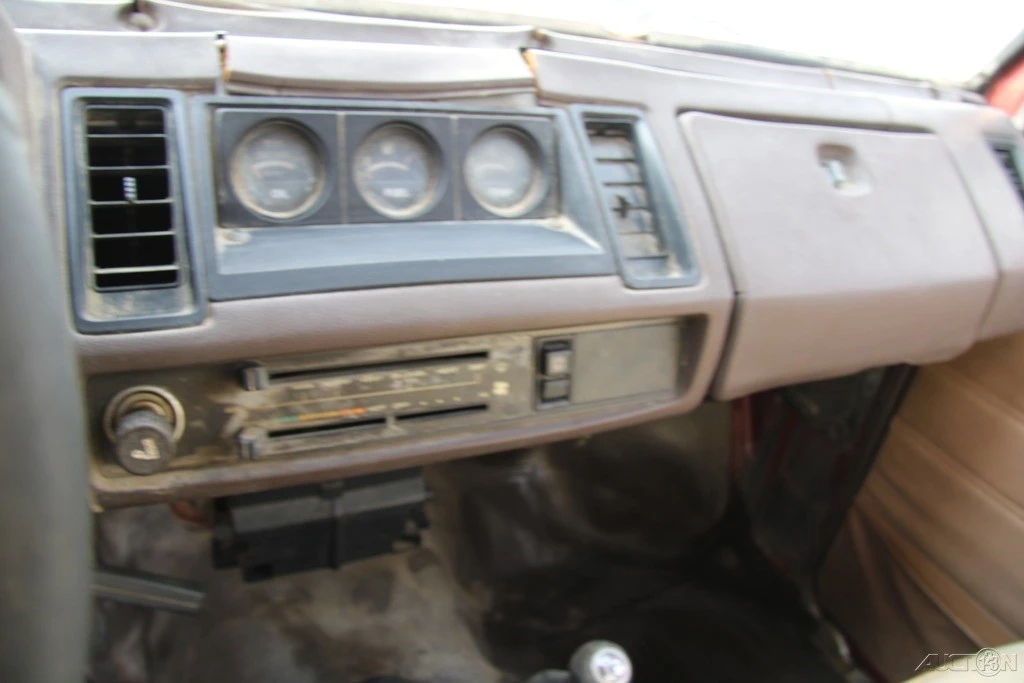 1984 Isuzu Trooper - Image 16 of 21