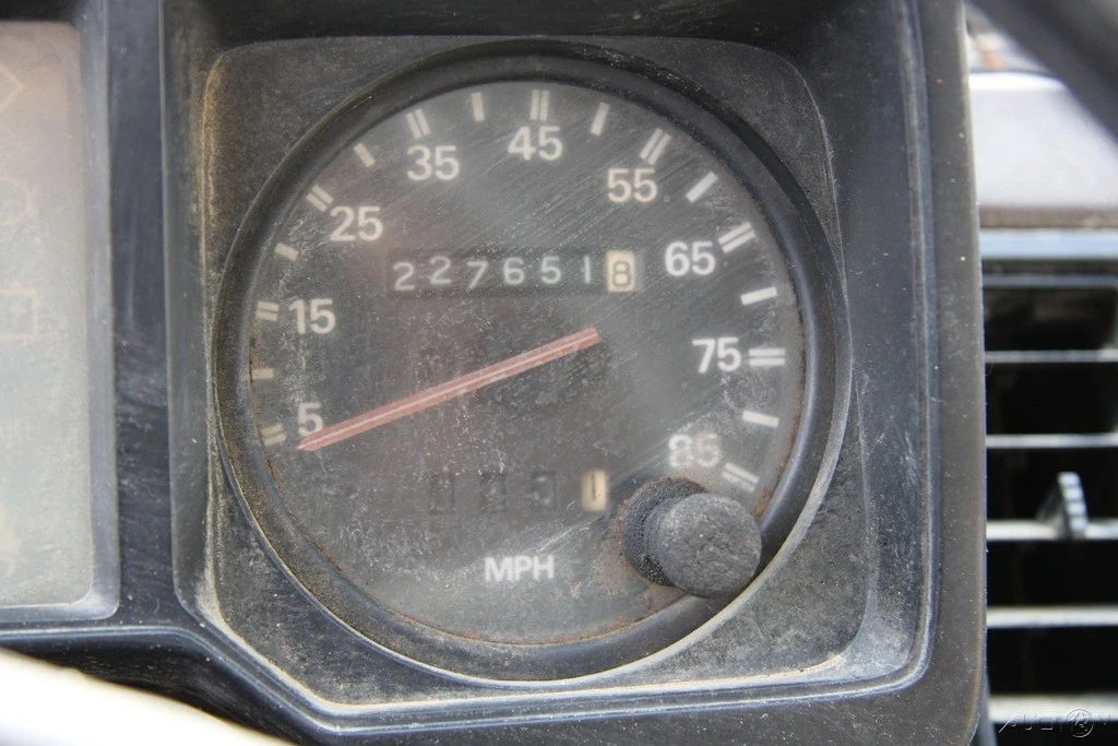 1984 Isuzu Trooper - Image 15 of 21