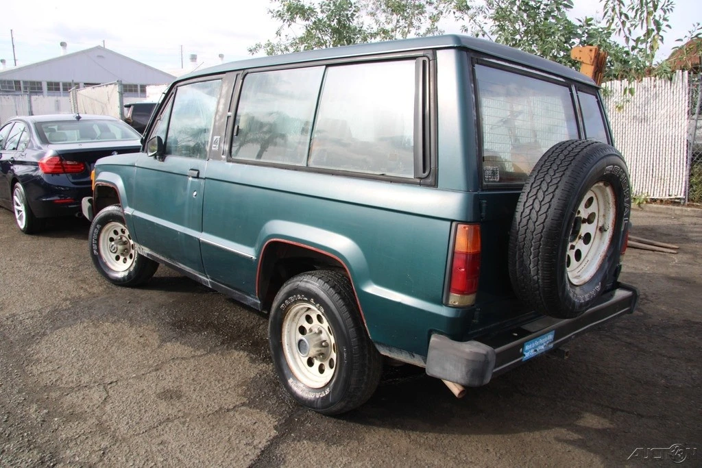 1984 Isuzu Trooper - Image 4 of 21