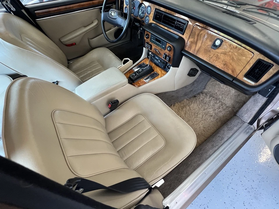 1984 Jaguar XJ Series 3 - Image 17 of 21