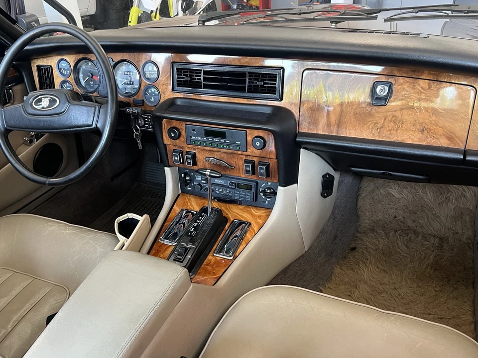 1984 Jaguar XJ Series 3 - Image 18 of 21