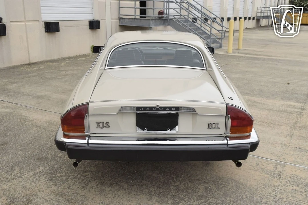 1984 Jaguar XJS Pre-Facelift V12 - Image 11 of 12