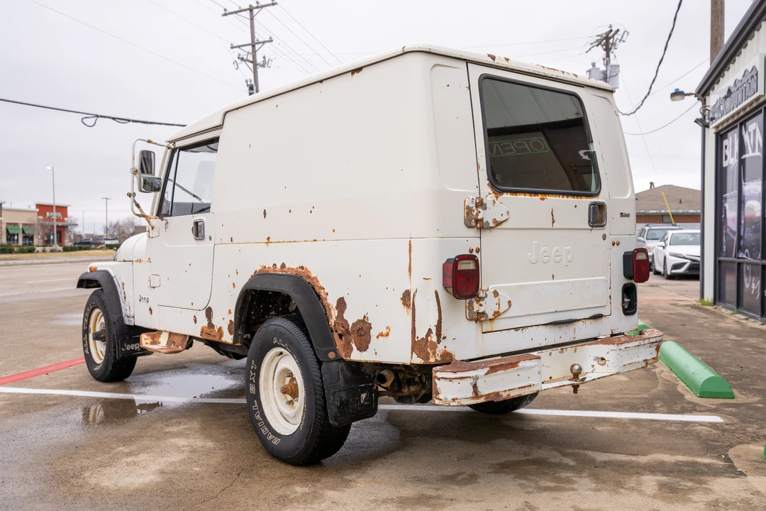 1984 Jeep CJ8 Scrambler - Image 8 of 31