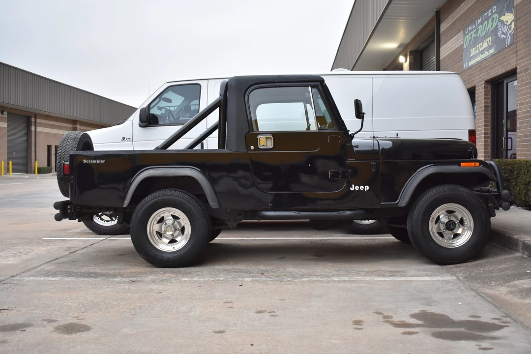 1984 Jeep CJ8 Scrambler - Image 9 of 31