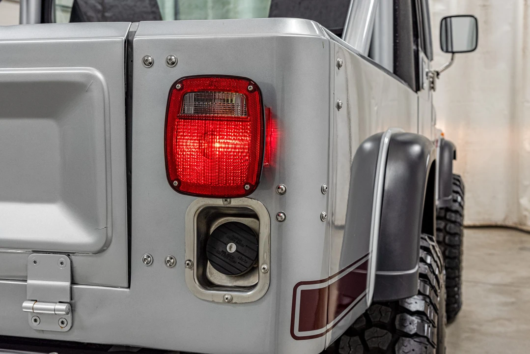 1984 Jeep CJ8 Scrambler - Image 17 of 31