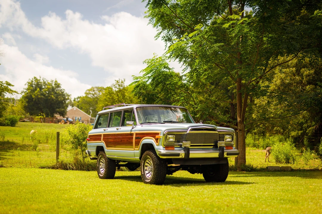1984 Jeep SJ Grand Wagoneer - Image 5 of 31