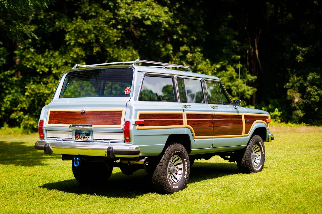1984 Jeep SJ Grand Wagoneer - Image 11 of 31