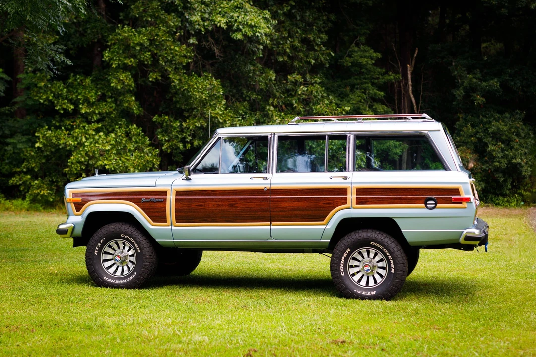 1984 Jeep SJ Grand Wagoneer - Image 16 of 31