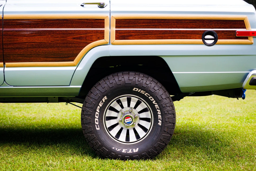 1984 Jeep SJ Grand Wagoneer - Image 28 of 31
