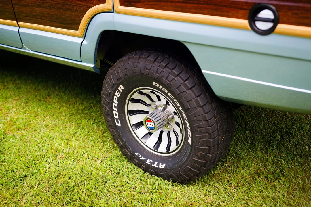 1984 Jeep SJ Grand Wagoneer - Image 30 of 31