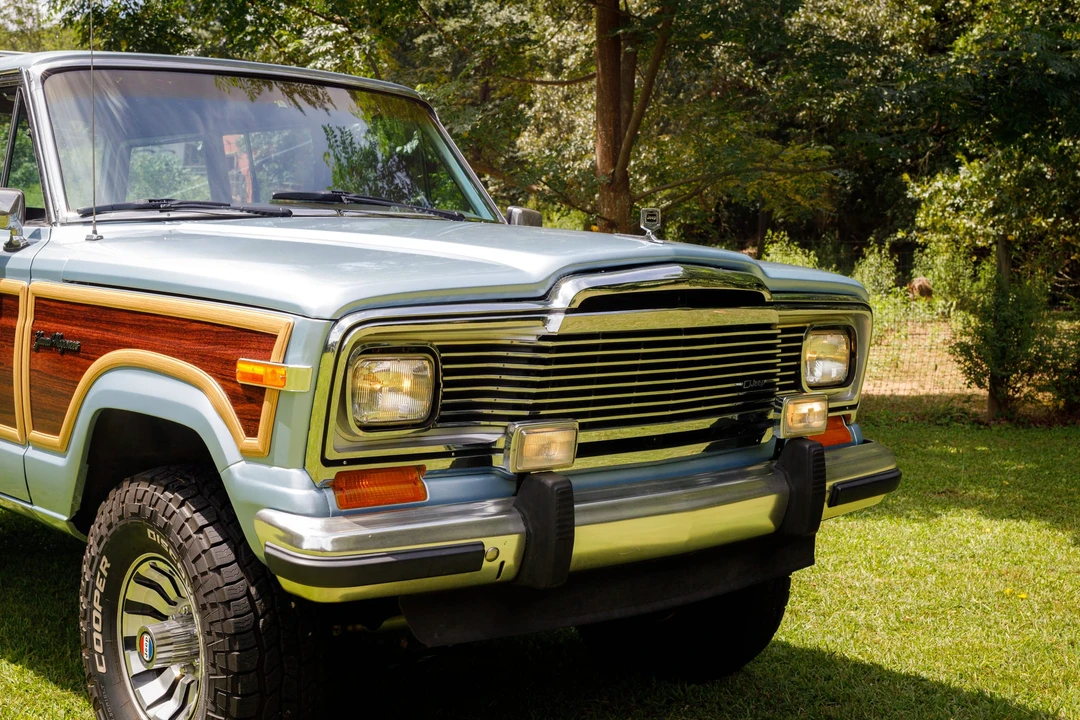 1984 Jeep SJ Grand Wagoneer - Image 17 of 31