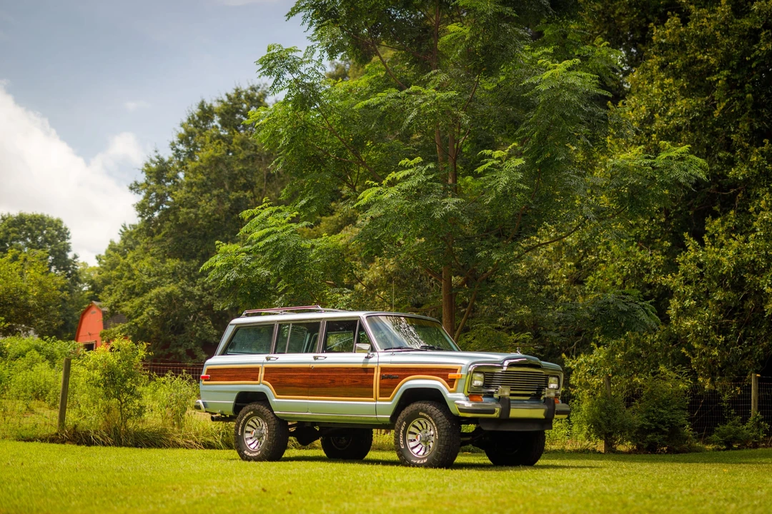 1984 Jeep SJ Grand Wagoneer - Image 8 of 31