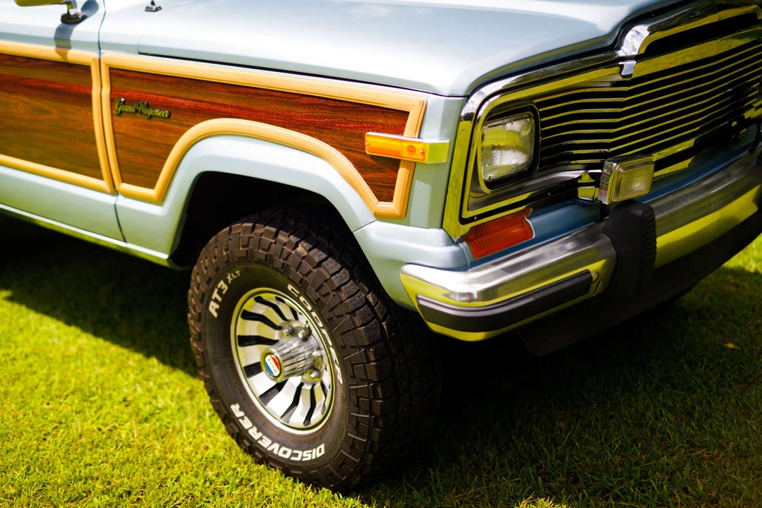 1984 Jeep SJ Grand Wagoneer - Image 18 of 31