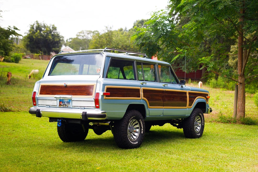 1984 Jeep SJ Grand Wagoneer - Image 10 of 31