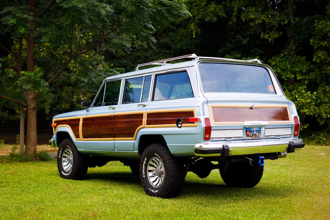 1984 Jeep SJ Grand Wagoneer - Image 14 of 31