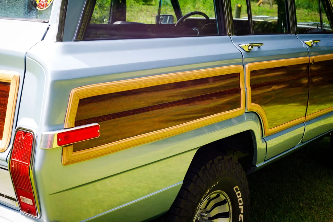1984 Jeep SJ Grand Wagoneer - Image 24 of 31