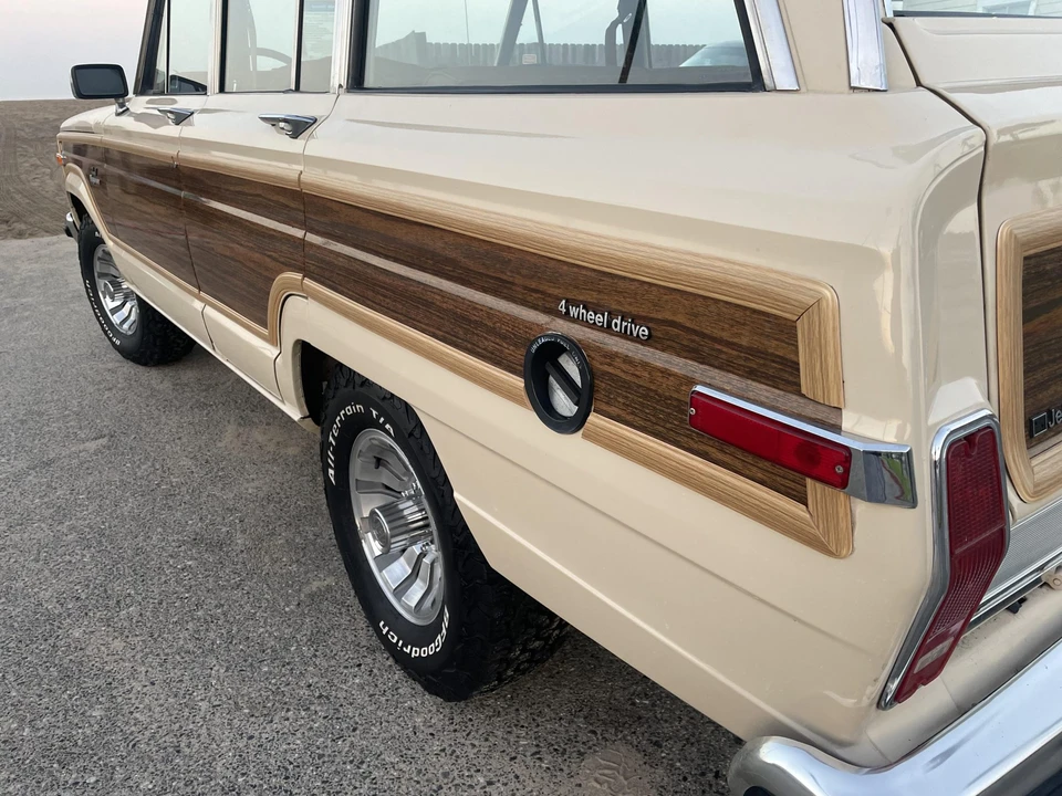1984 Jeep SJ Grand Wagoneer - Image 25 of 31