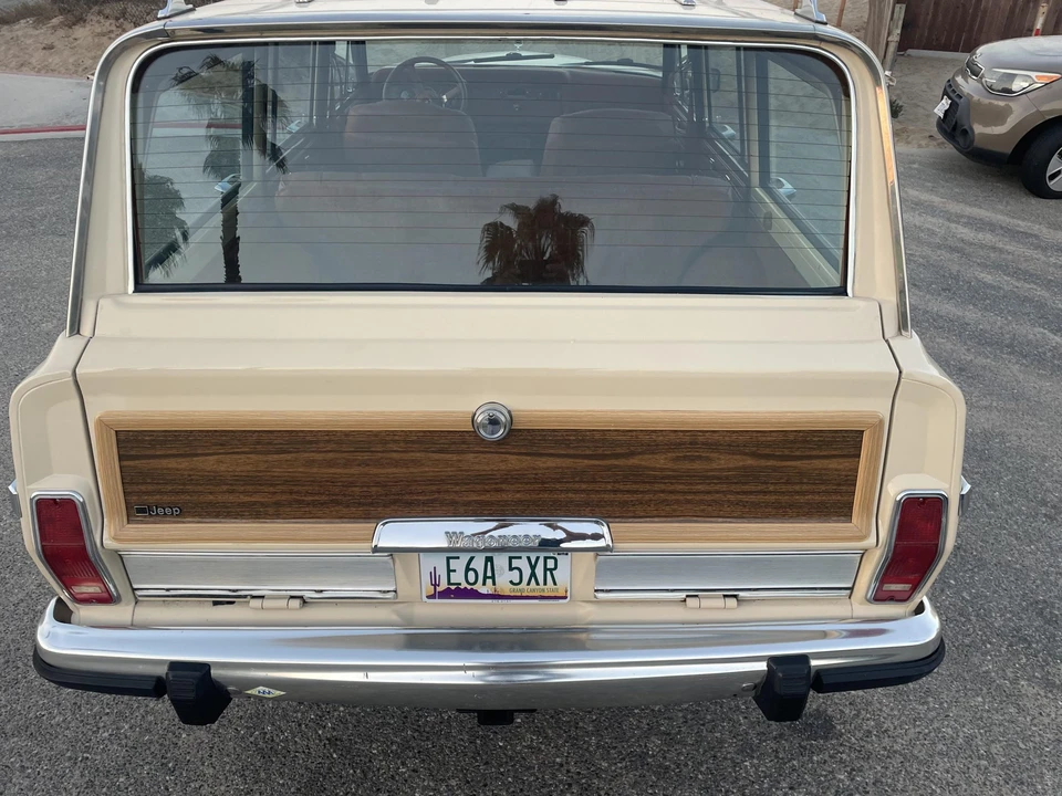 1984 Jeep SJ Grand Wagoneer - Image 24 of 31