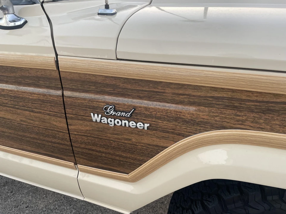1984 Jeep SJ Grand Wagoneer - Image 19 of 31