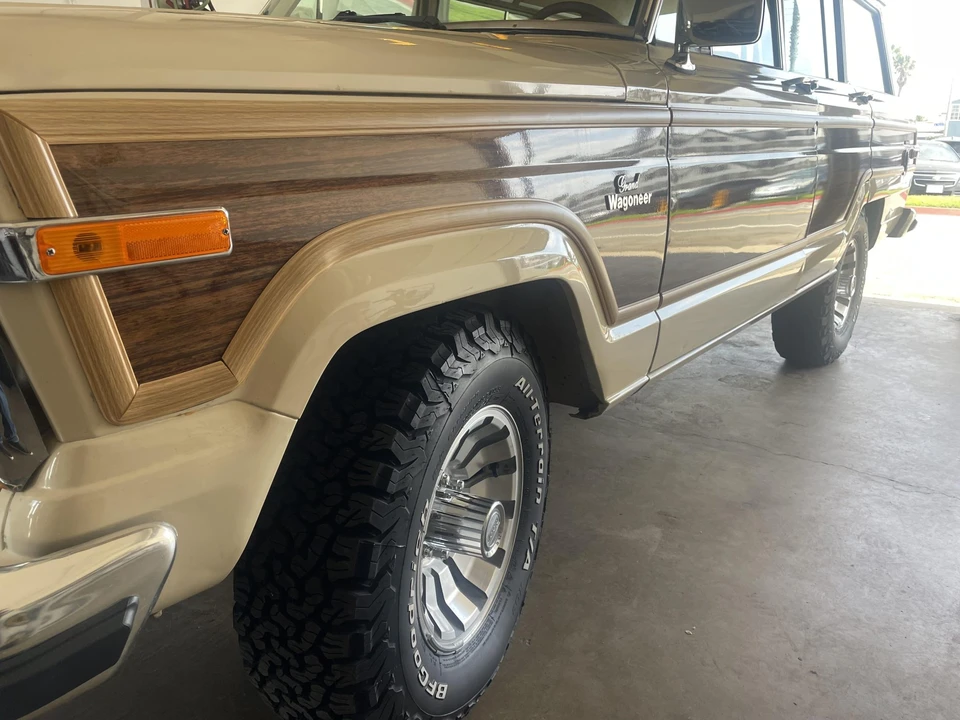 1984 Jeep SJ Grand Wagoneer - Image 27 of 31