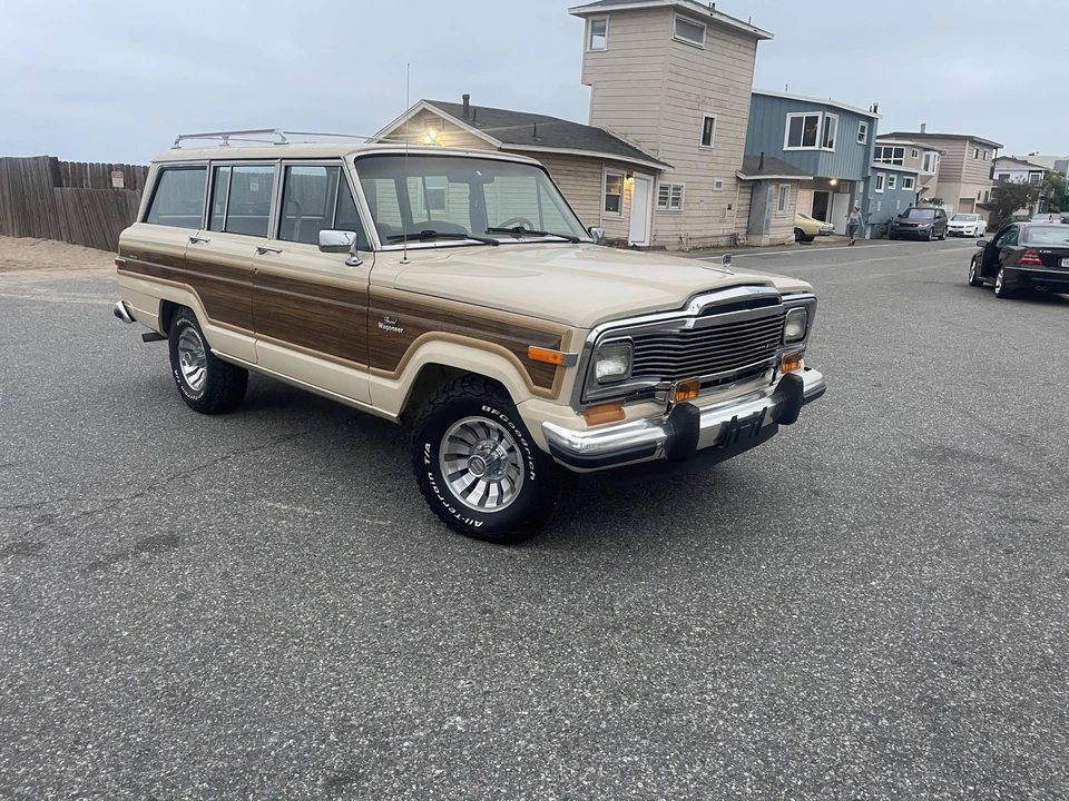 1984 Jeep SJ Grand Wagoneer - Image 14 of 31