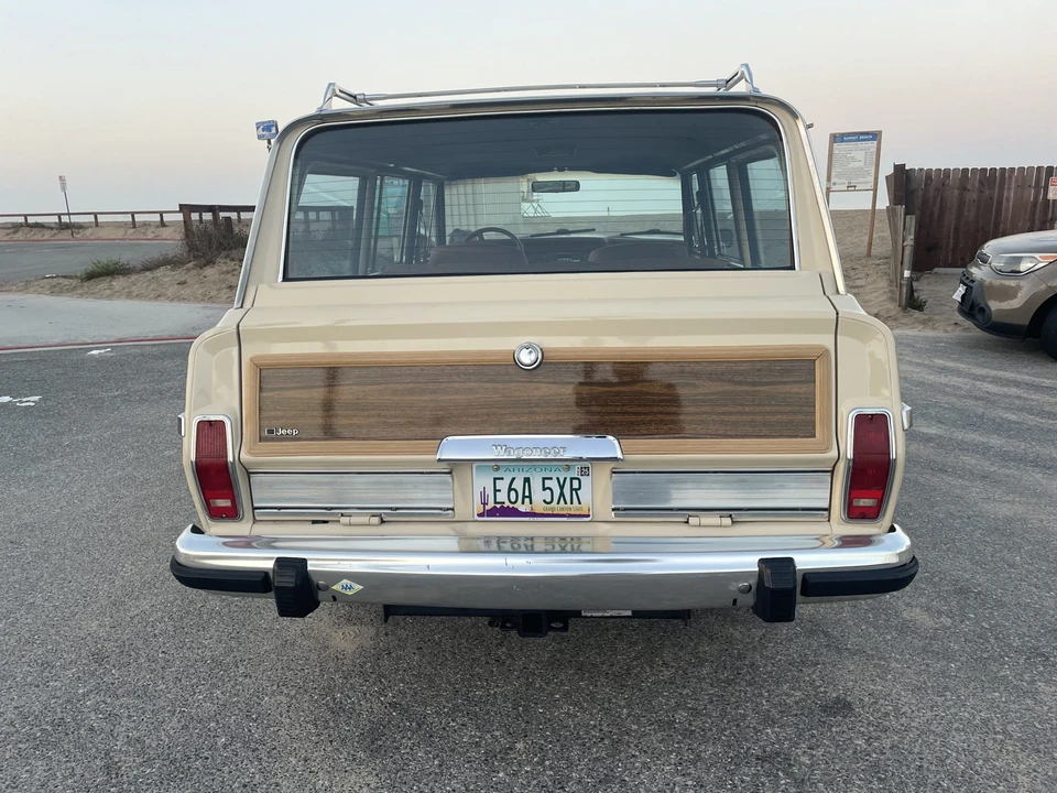 1984 Jeep SJ Grand Wagoneer - Image 7 of 31