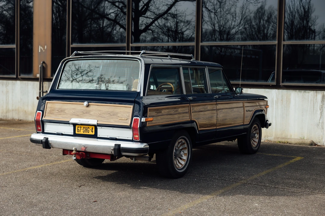 1984 Jeep SJ Grand Wagoneer - Image 5 of 31