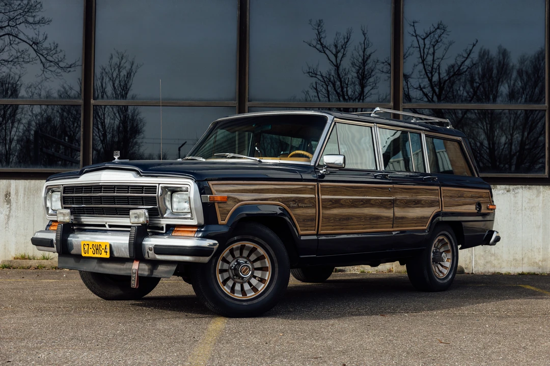 1984 Jeep SJ Grand Wagoneer - Image 9 of 31