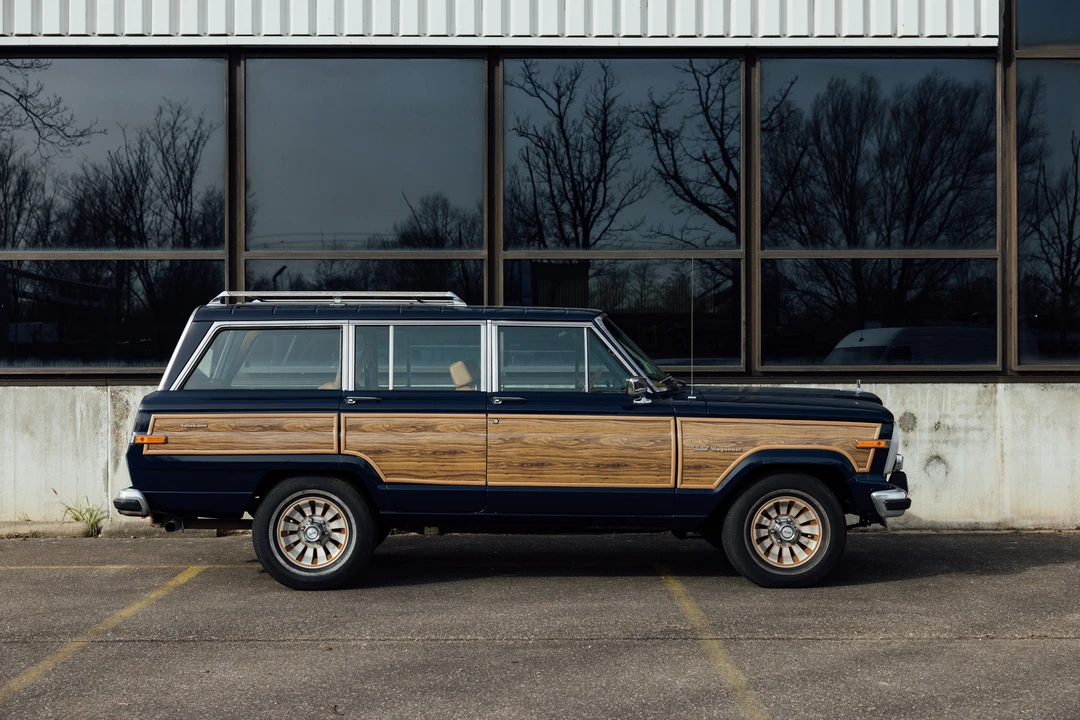 1984 Jeep SJ Grand Wagoneer - Image 4 of 31